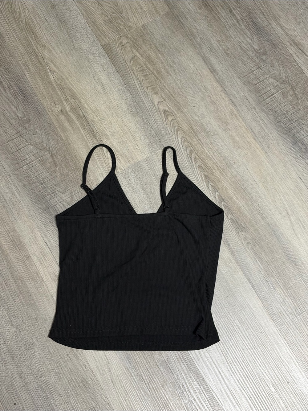 Black Ribbed V-Neck Crop Tank - Picture 3 of 5